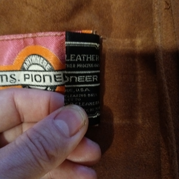 Vintage leather women's vest by Ms Pioneer - Picture 4 of 5